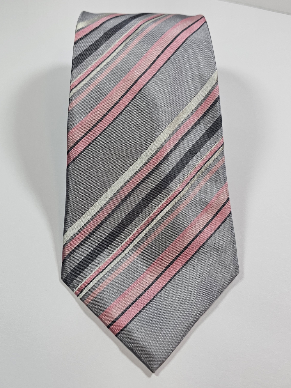 Geoffrey Beene Silver Tie with Pink and Black Diagonal Stripes